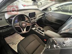 نيسان ألتيما